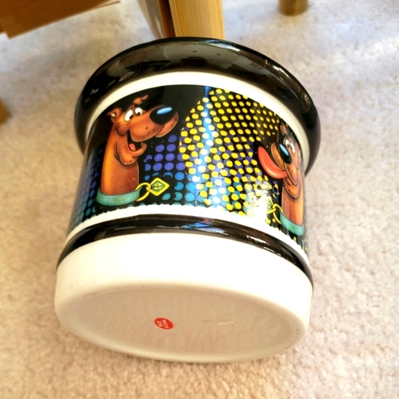 Large and Tall Scooby-Doo Ceramic Dog Bowl - Picture 5 of 7